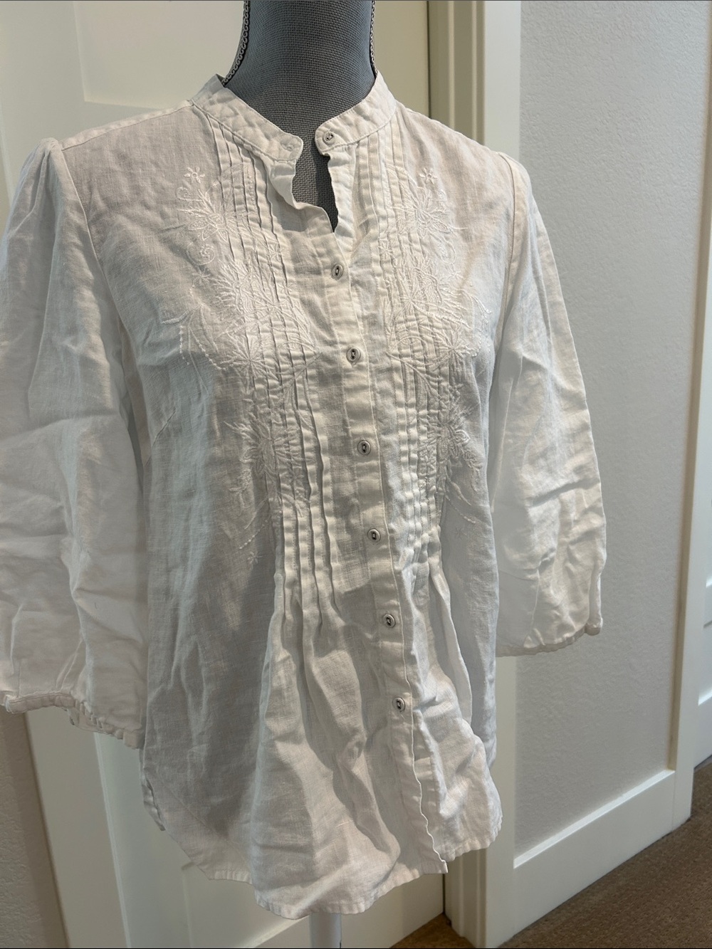Saint Tropez West White Pintuck Button-Front Blouse